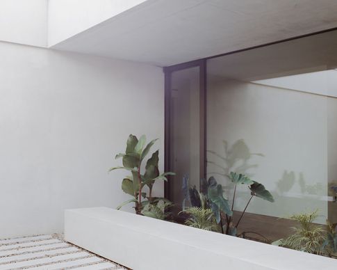 Patio in stile minimal di 40 di Didonè Comacchio Architects