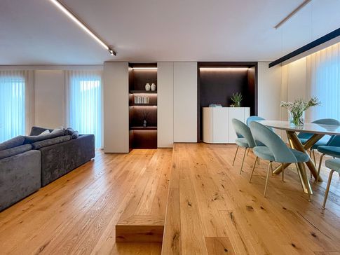 Soggiorno in stile moderno di 35 di Cariolato Arredamenti