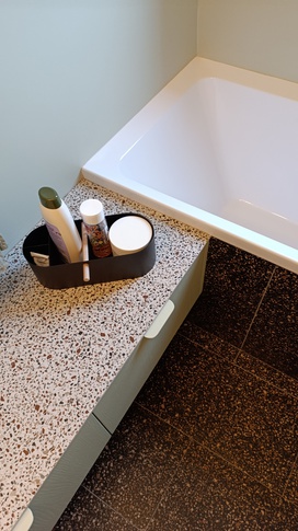 Bagno in stile contemporaneo di 5 di Rachele Biancalani Studio Bagno in stile contemporaneo di 5 di Rachele Biancalani Studio