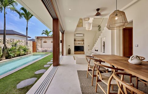 Soggiorno in stile tropicale di 45 di Riccardo Rubelli Architetto