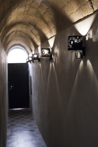 Corridoio in stile eclettico di 80 di COLLETTIVO_INVƎRSO