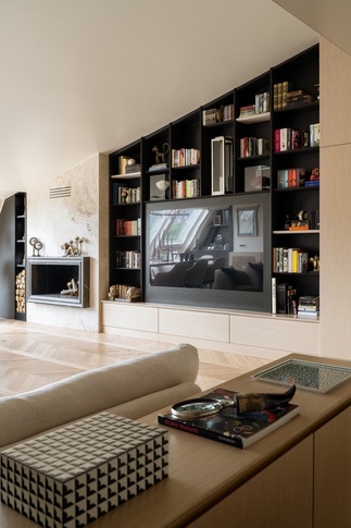 Soggiorno in stile contemporaneo di 50 di Studio Gaetano Riccardelli