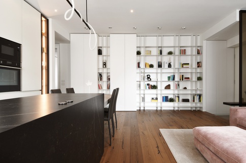 Open Space in stile contemporaneo di 39 di kkarchitecture
