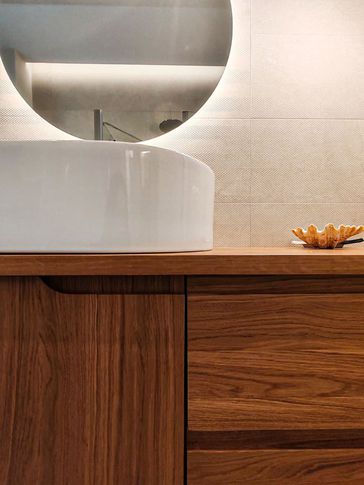 Bagno in stile contemporaneo di 6 di Rossana Alfieri Architetto Bagno in stile contemporaneo di 6 di Rossana Alfieri Architetto