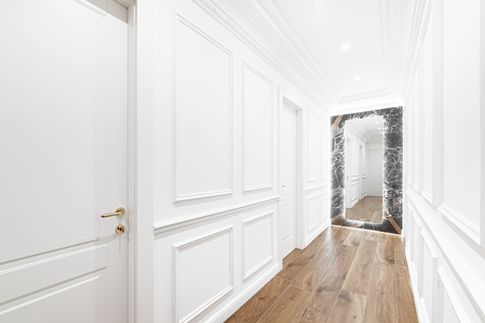 Corridoio in stile classico di 10 di Salvatore Sito Interior Designer