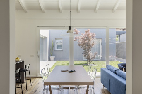 Open Space in stile giapponese di 64 di Chantal Forzatti architetto