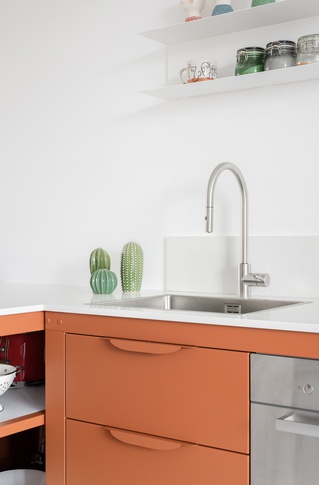 Cucina in stile contemporaneo di 8 di LATER STUDIO / architetto Paola Cortesi Cucina in stile contemporaneo di 8 di LATER STUDIO / architetto Paola Cortesi