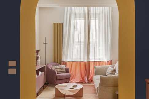 Soggiorno in stile maximalista di 12 di Rachele Biancalani Studio Soggiorno in stile maximalista di 12 di Rachele Biancalani Studio