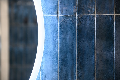 Bagno in stile contemporaneo di 5 di MANUARINO architettura design comunicazione