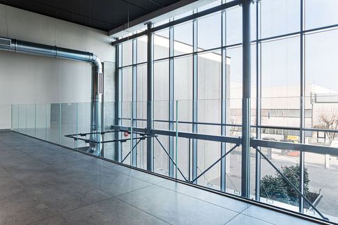 Open Space in stile moderno di 6000 di Lorenzo Franzi | Fotografia