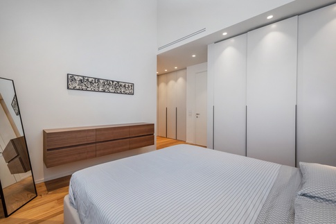 Camera da Letto in stile contemporaneo di 18 di Arredamenti Andalo