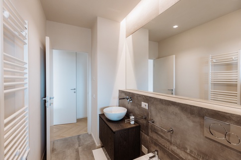 Bagno in stile moderno di 5 di SMartSTUDIO