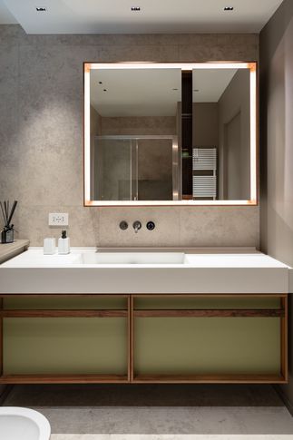 Bagno in stile contemporaneo di 5 di Abitacolo Interni Bagno in stile contemporaneo di 5 di Abitacolo Interni