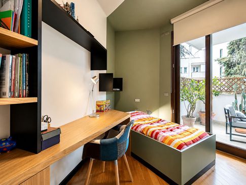 Cameretta Bambini in stile contemporaneo di 20 di Equus Architects