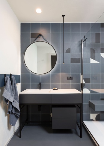 Bagno in stile moderno di 5 di Annalisa Carli Architetto