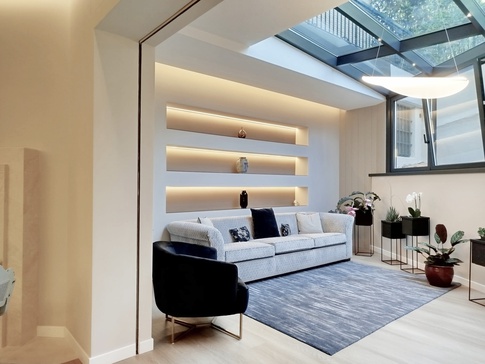 Soggiorno in stile moderno di 30 di Stefano Proietti Architetto