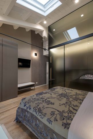 Camera da Letto in stile moderno di 18 di MICHELE VOLPI STUDIO INTERIOR DESIGN