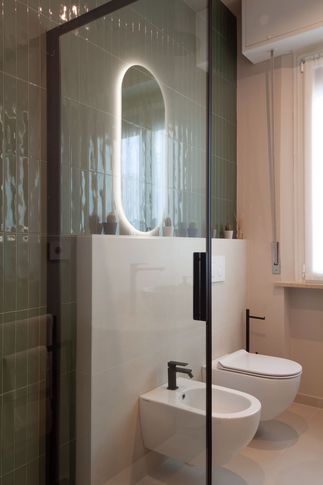 Bagno in stile moderno di 5 di SuMisura Architetti