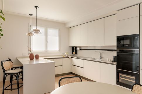 Open Space in stile minimal di 38 di Sofia Carta Studio