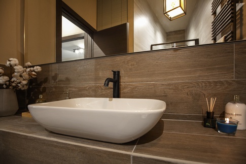 Bagno in stile soft industrial di 5 di Arar Studio di Arar Muna Isabella Bagno in stile soft industrial di 5 di Arar Studio di Arar Muna Isabella