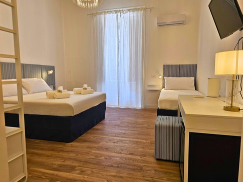 Camera da Letto in stile classico di 23 di Alessandra Gambino Architetto - AGA