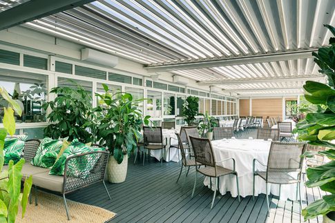 Veranda in stile contemporaneo di 1 di Lorenzo Franzi | Fotografia
