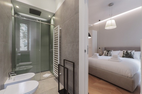 Bagno di Servizio in stile contemporaneo di 8 di Desearq studio - architettura e interior design