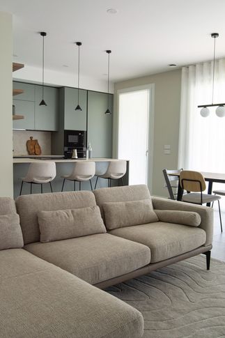 Open Space in stile moderno di 38 di Silvia Aquilani . Design studio