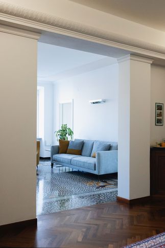 Ingresso in stile classico di 22 di Valentina Solera Architetto