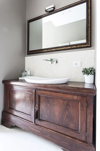 Bagno in stile moderno di 8 di VIU' STUDIO DI ARCHITETTURA