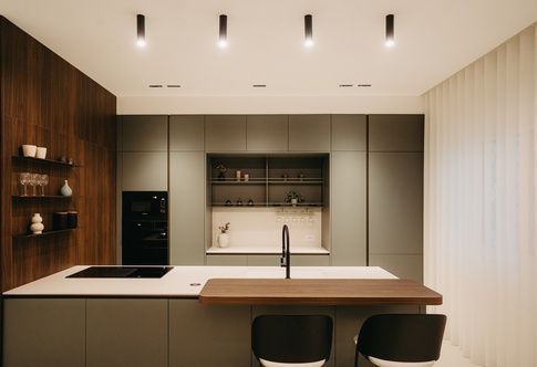 Open Space in stile contemporaneo di 135 di Architetto Michelangelo Todisco