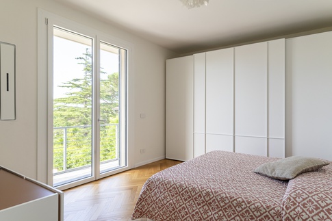 Camera da Letto in stile contemporaneo di 16 di Lorenzo Rossi Architetto Camera da Letto in stile contemporaneo di 16 di Lorenzo Rossi Architetto