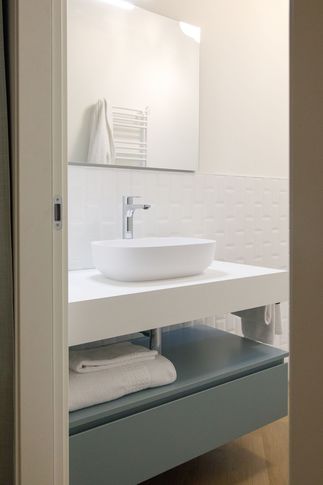 Bagno in stile moderno di 7 di Ada Airoldi Interior designer