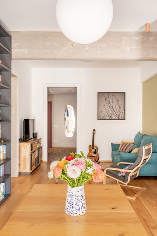 Open Space in stile contemporaneo di 35 di Caleidoscopio Architettura