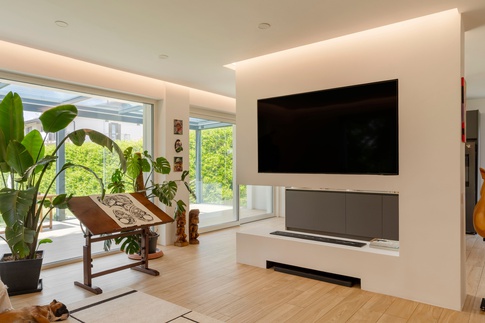 Soggiorno in stile contemporaneo di 65 di Caterina Scamardella Architetto Soggiorno in stile contemporaneo di 65 di Caterina Scamardella Architetto