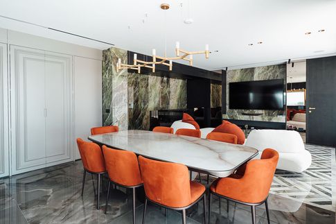 Open Space in stile moderno di 100 di Salvatore Sito Interior Designer