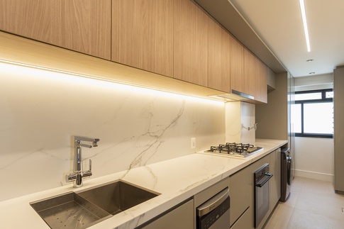 Cucina in stile moderno di 15 di Guzlive