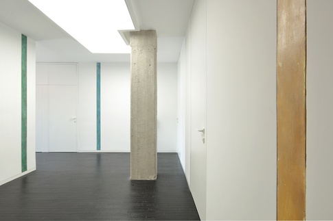 Open Space in stile contemporaneo di 65 di Paolo Basco Architetto Open Space in stile contemporaneo di 65 di Paolo Basco Architetto