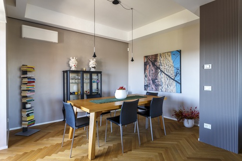 Sala da Pranzo in stile contemporaneo di 12 di Valentina Varricchio Architetto Sala da Pranzo in stile contemporaneo di 12 di Valentina Varricchio Architetto