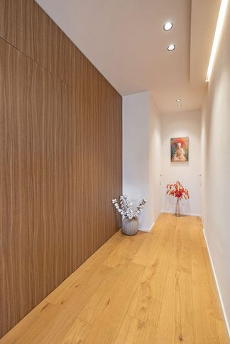 Ingresso in stile japandi di 5 di Studio di Architettura Barbara Vucusa Architetto Ingresso in stile japandi di 5 di Studio di Architettura Barbara Vucusa Architetto