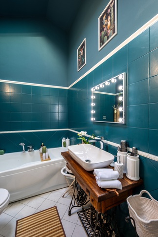 Bagno in stile eclettico di 5 di Valeria Home Interior
