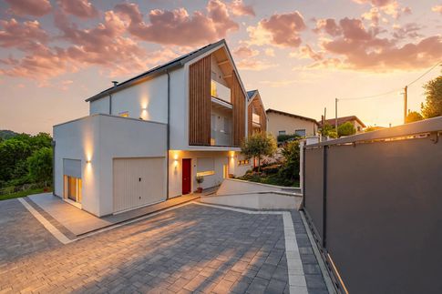 Facciata in stile contemporaneo di 440 di Debora Venturi