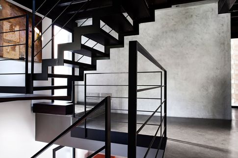Studio in stile moderno di 80 di Lorenzo Franzi | Fotografia
