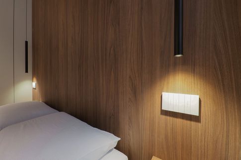 Camera da Letto in stile contemporaneo di 12 di Desearq studio - architettura e interior design