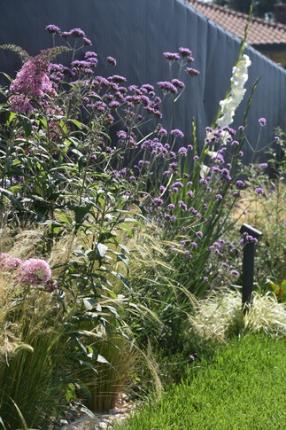 Giardino in stile cottagecore di 22 di Ndesign studio Giardino in stile cottagecore di 22 di Ndesign studio