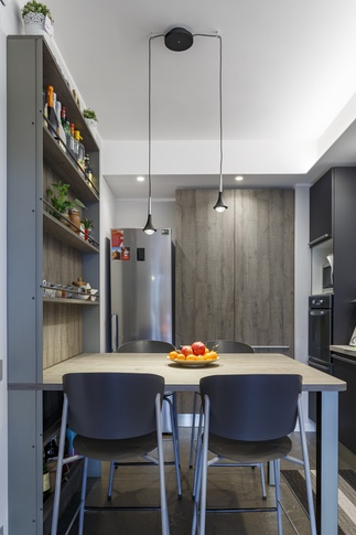 Cucina in stile contemporaneo di 12 di Valentina Varricchio Architetto Cucina in stile contemporaneo di 12 di Valentina Varricchio Architetto