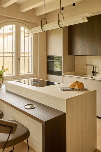 Cucina in stile contemporaneo di 14 di Huit Studio