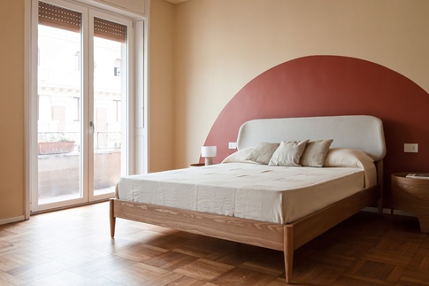 Camera da Letto in stile contemporaneo di 23 di SuMisura Architetti
