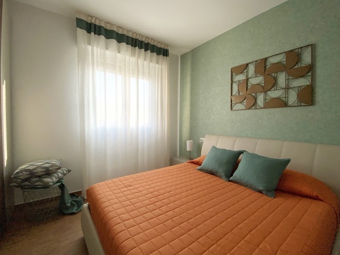 Camera da Letto in stile contemporaneo di 45 di Unusual Studio