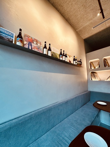 Open Space in stile contemporaneo di 100 di MG Decoration Open Space in stile contemporaneo di 100 di MG Decoration